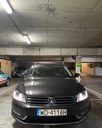 Volkswagen Passat cena 32900 przebieg: 293000, rok produkcji 2011 z Warszawa małe 106